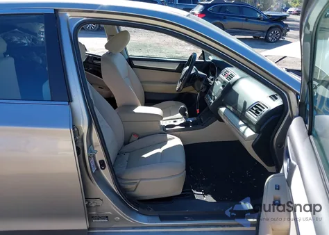 2017 Subaru Legacy 2.5I Premium z USA, uszkodzony, nr VIN 4S3BNAC60H3038645